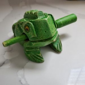Handcarved wood frog rasp percussion, musical instrument, green